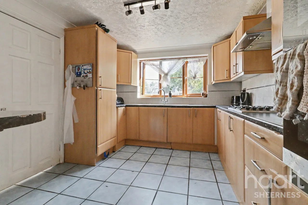 Waverley Avenue, Minster, ME12, photo 3