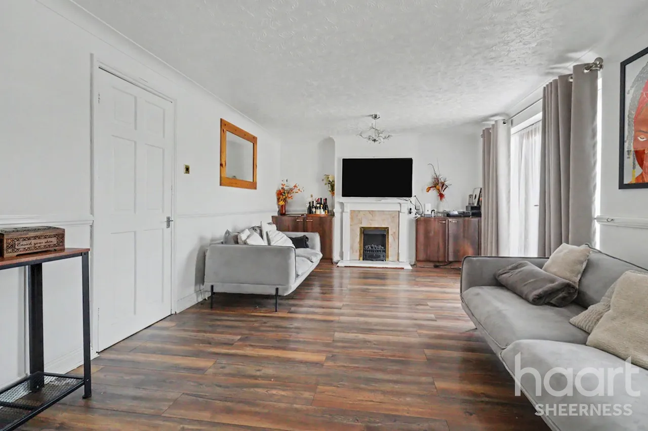5 bed house for sale, Waverley Avenue, Minster, ME12