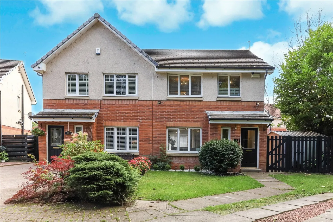 3 bed house for sale — Levern Bridge Way, Crookston, Glasgow, G53