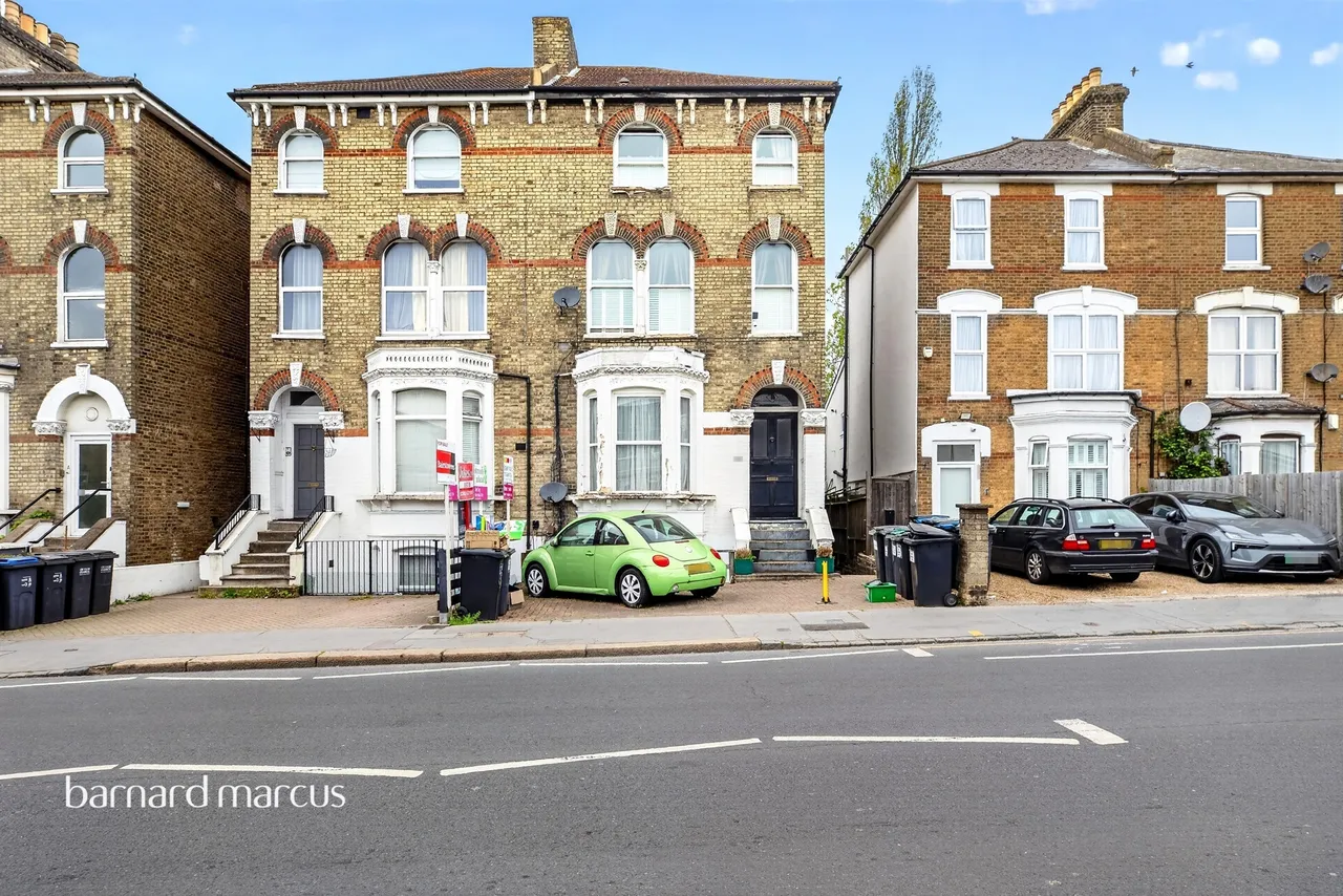 2 bed flat for sale — Selhurst Road, London