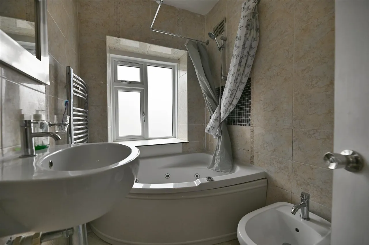 Bute Road, Barkingside, Essex, Ilford, IG61AF, photo 8