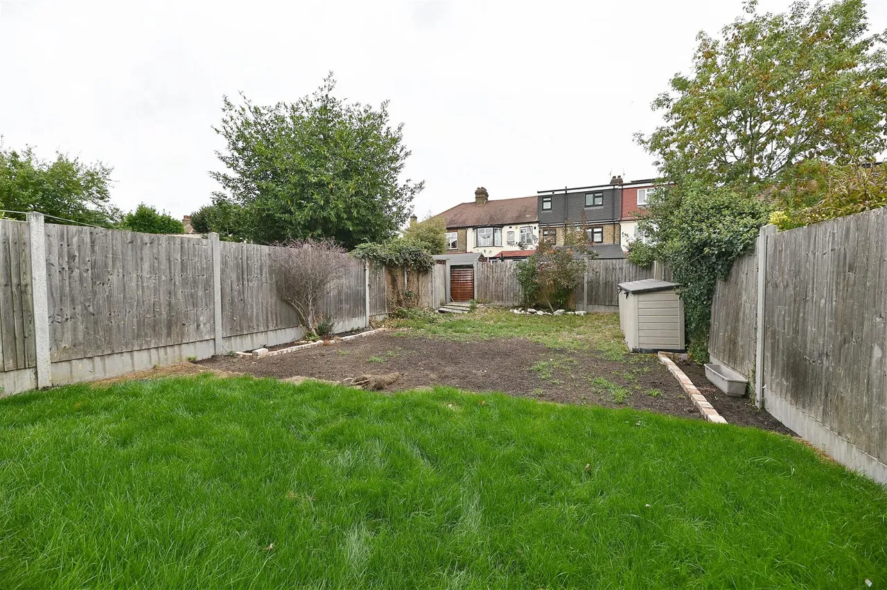 Bute Road, Barkingside, Essex, Ilford, IG61AF, photo 12