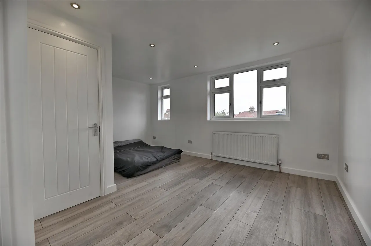 Bute Road, Barkingside, Essex, Ilford, IG61AF, photo 10