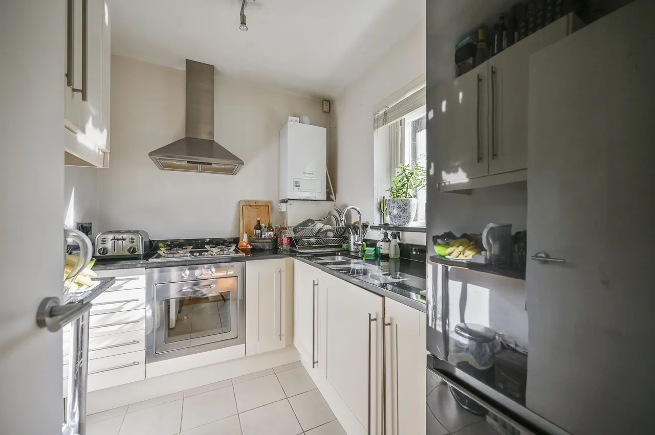 2 Standard Apartments, Crescent Road, London, photo 7