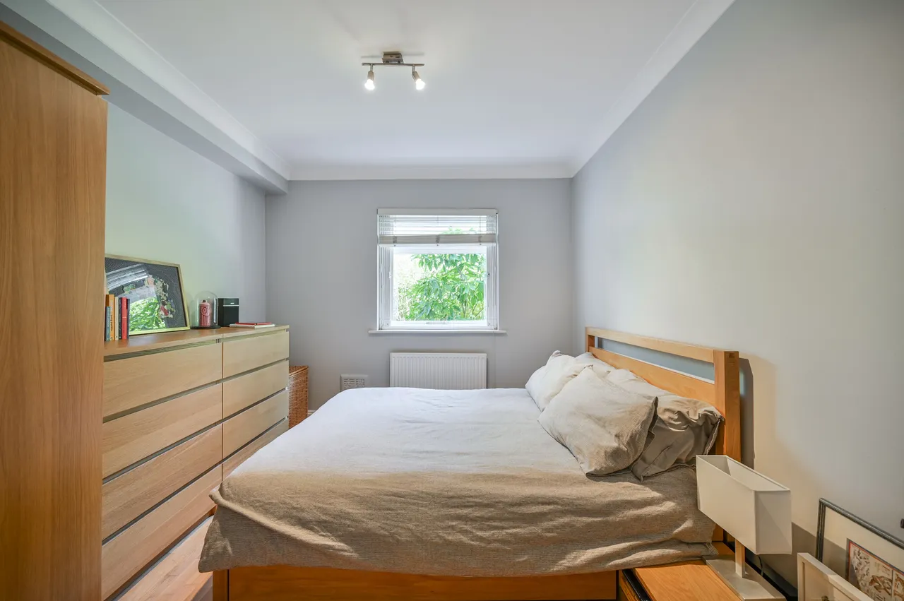 2 Standard Apartments, Crescent Road, London, photo 4