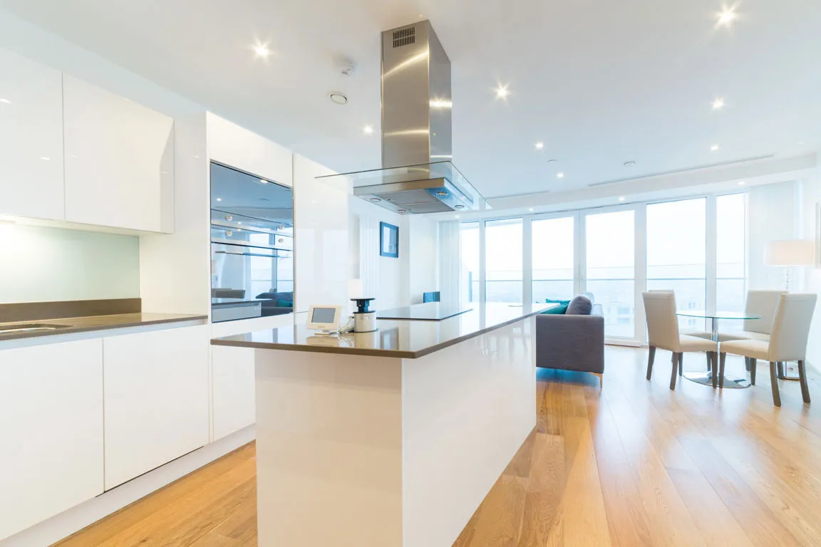 2 bed flat to rent — Crossharbour Plaza, Canary Wharf