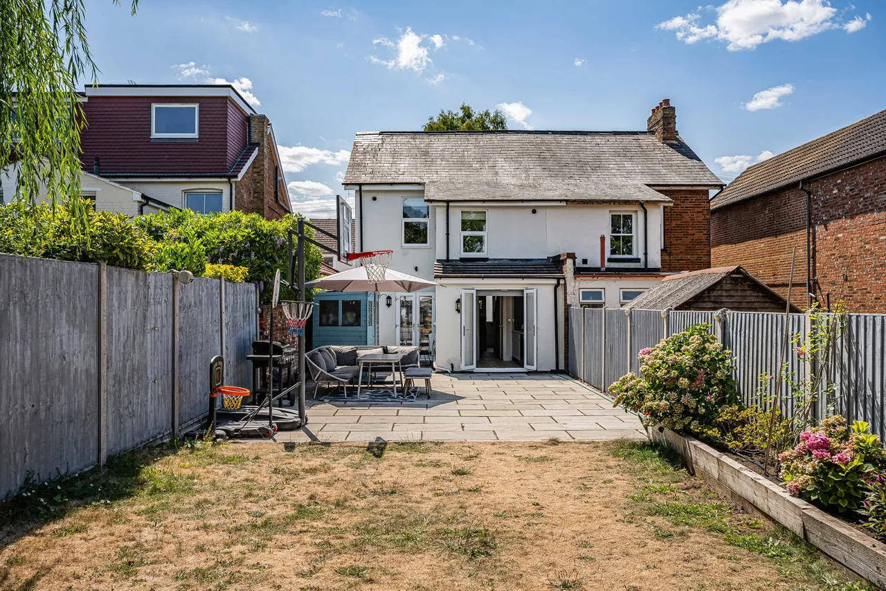 Strode Street, Egham, TW20, photo 26