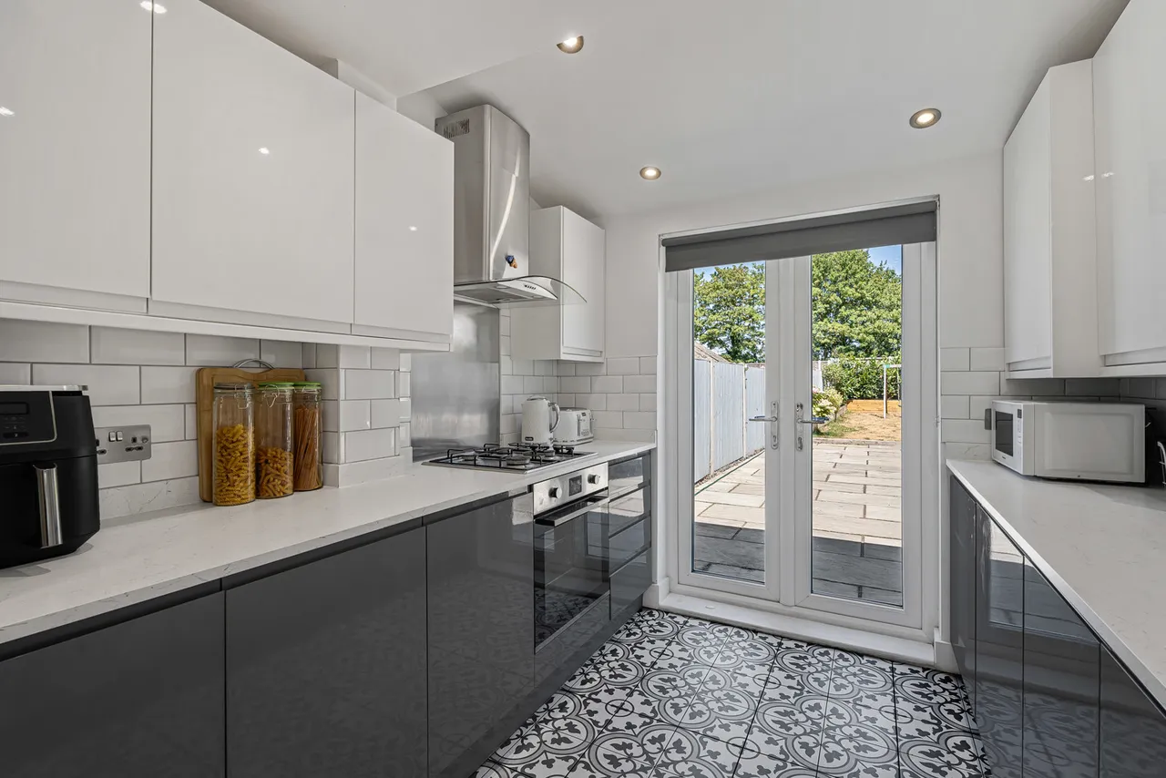 Strode Street, Egham, TW20, photo 12