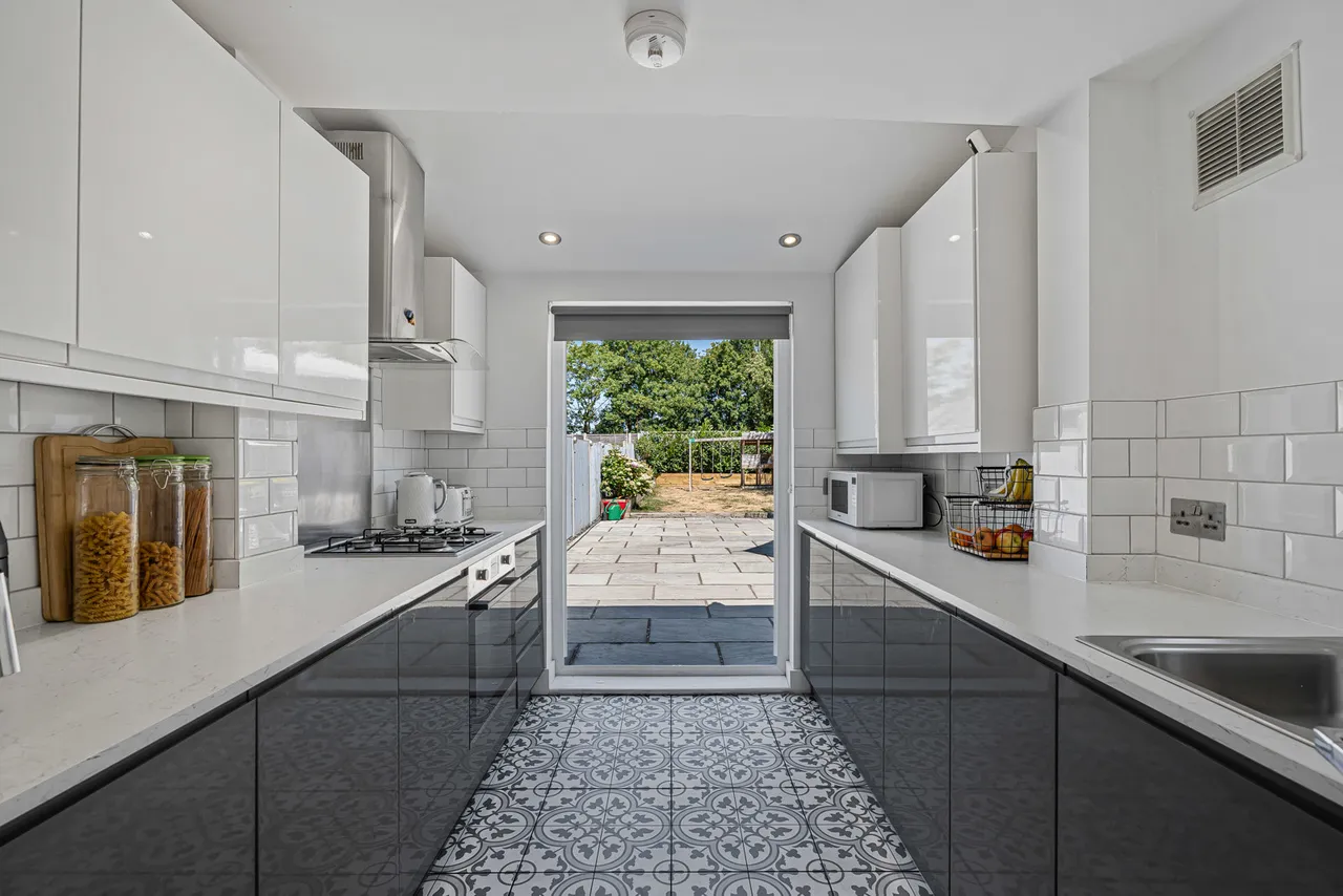 Strode Street, Egham, TW20, photo 3