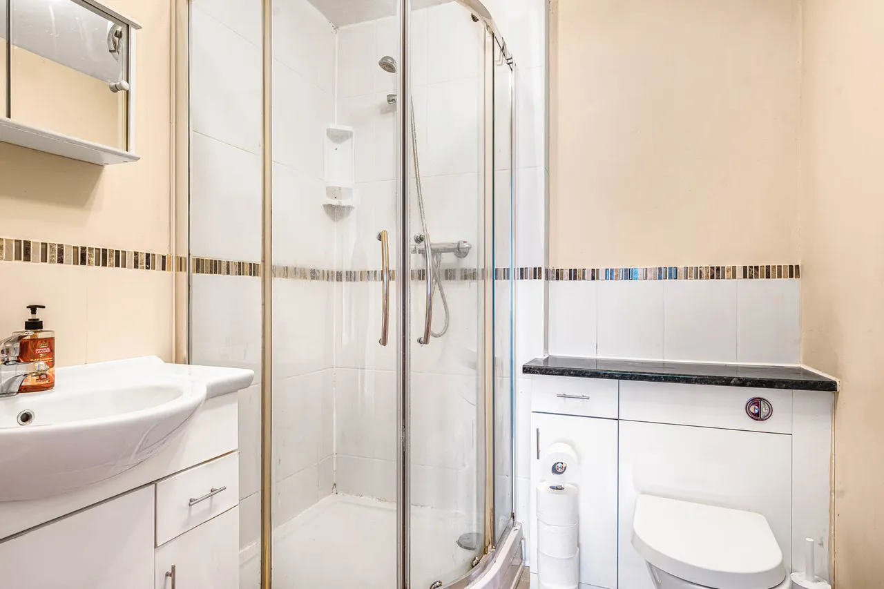 Thorpe Road, Staines-upon-Thames, TW18, photo 5