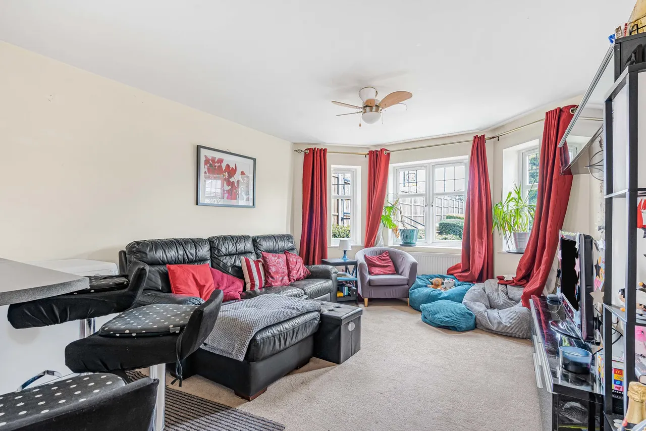 Thorpe Road, Staines-upon-Thames, TW18, photo 2