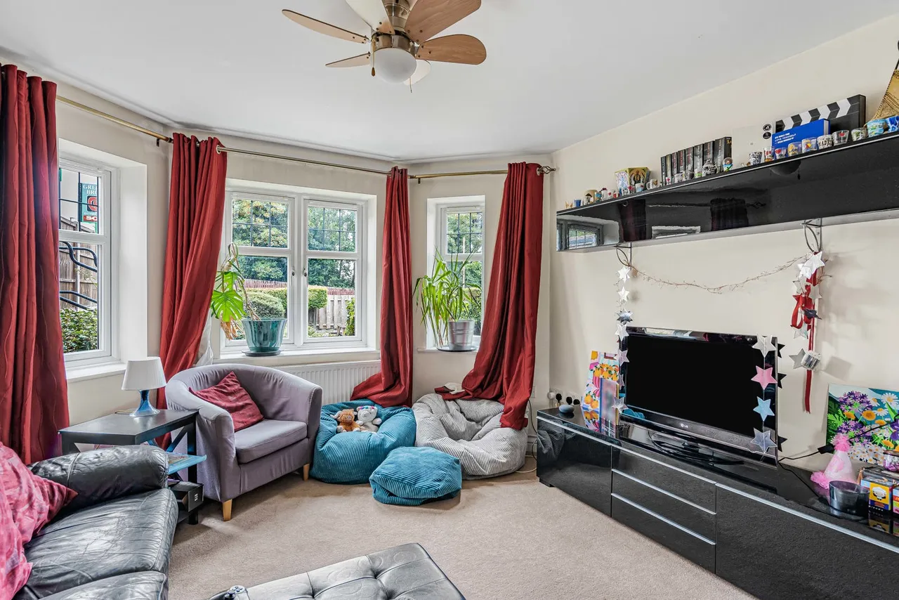 Thorpe Road, Staines-upon-Thames, TW18, photo 8