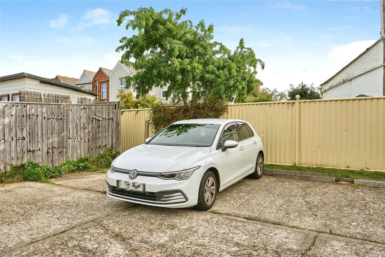 Upper Yarborough Road, East Cowes, PO32, photo 11