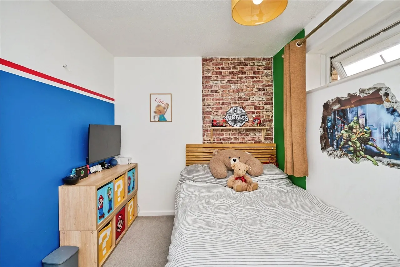 Upper Yarborough Road, East Cowes, PO32, photo 6