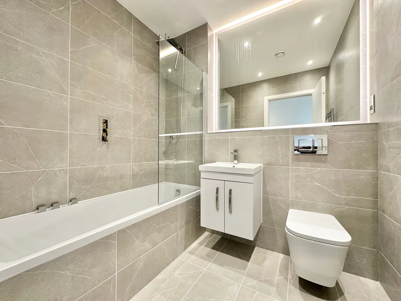 Flat 86, Tempus House, Milton Keynes, 249 Midsummer Boulevard, MK9 1FQ, photo 8