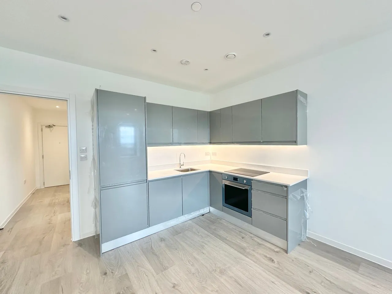 Flat 86, Tempus House, Milton Keynes, 249 Midsummer Boulevard, MK9 1FQ, photo 3