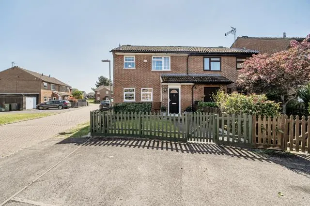 2 bed house for sale, Spackman Close, Thatcham, RG19
