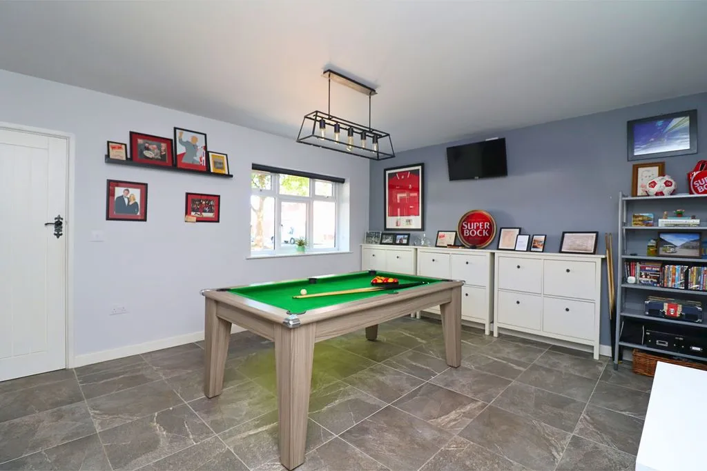 Leighswood Avenue, Aldridge, WS9, photo 5