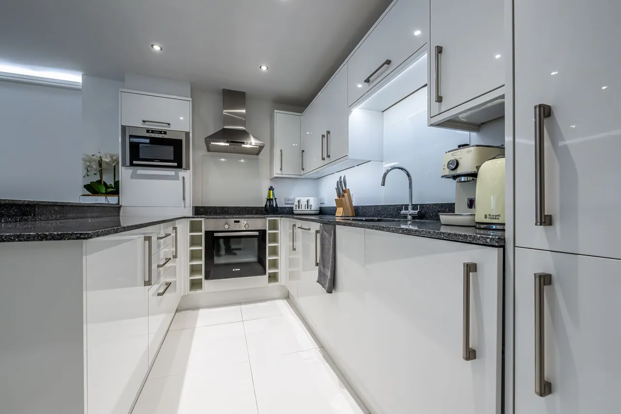 Old Brompton Road, SW5, photo 3