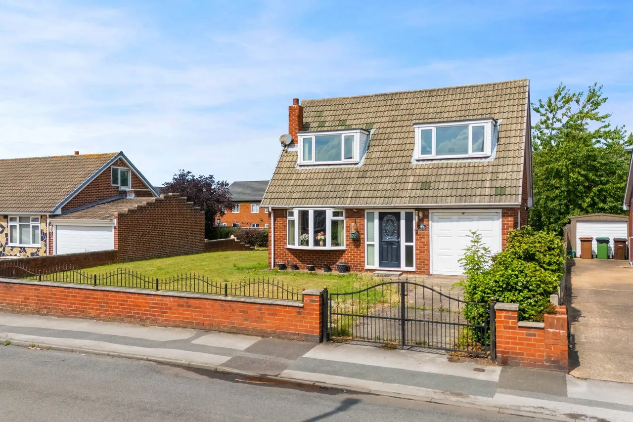 3 bed house for sale, Ashgap Lane, Normanton, WF6
