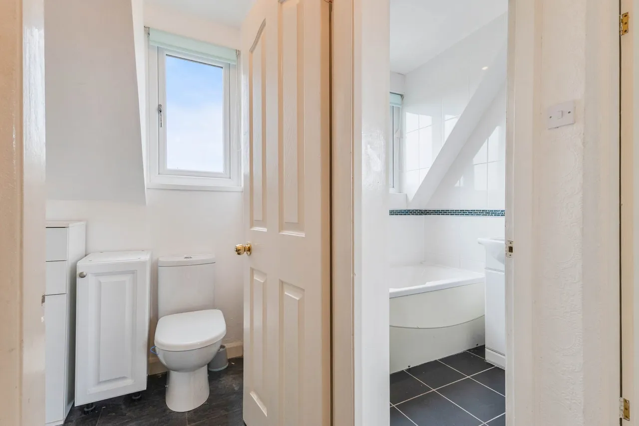 Ashgap Lane, Normanton, WF6, photo 19