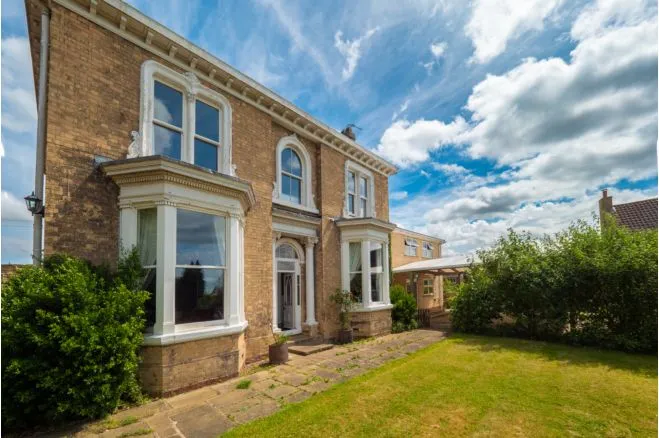 5 bed house for sale, Howe Lane, Barrow-Upon-Humber, DN19