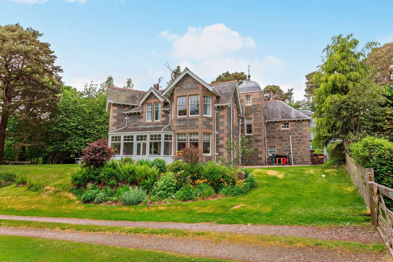 Fort William Road, Newtonmore, Inverness-shire, PH20 1DG, photo 4
