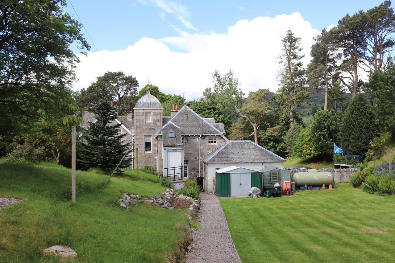 Fort William Road, Newtonmore, Inverness-shire, PH20 1DG, photo 9