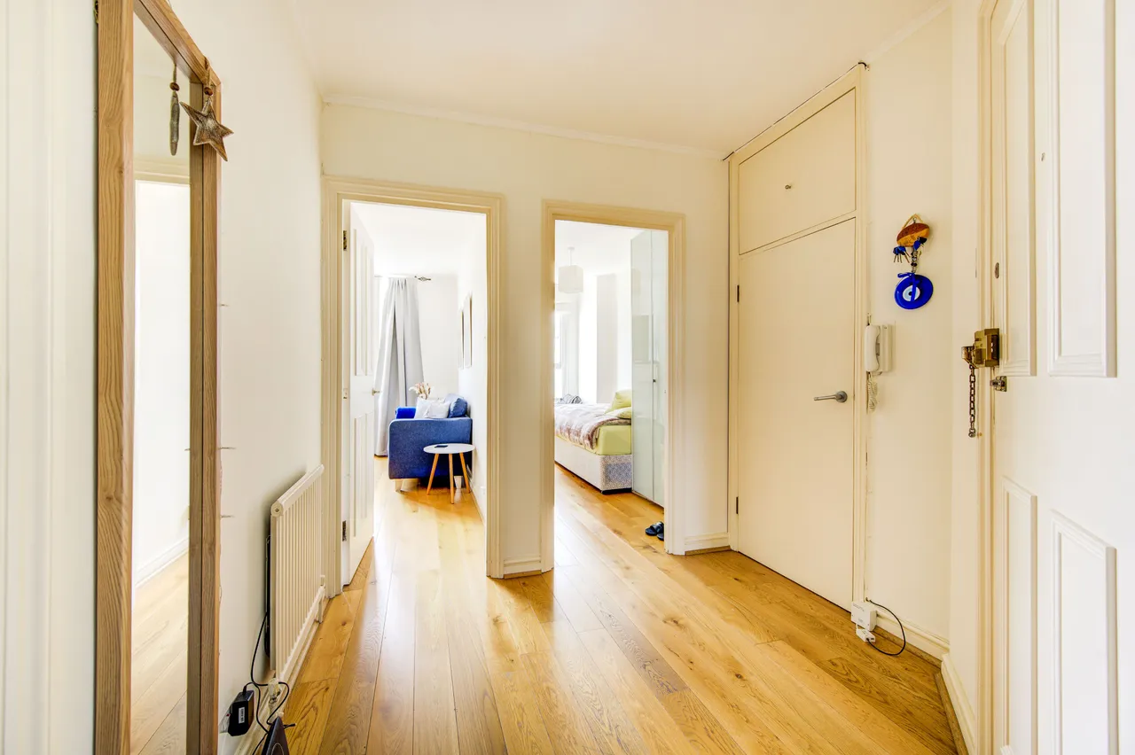 Flat 12, 41-43 Eardley Crescent, London, photo 11