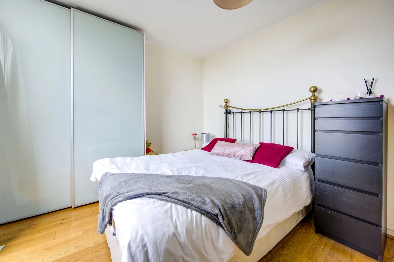 Flat 12, 41-43 Eardley Crescent, London, photo 9
