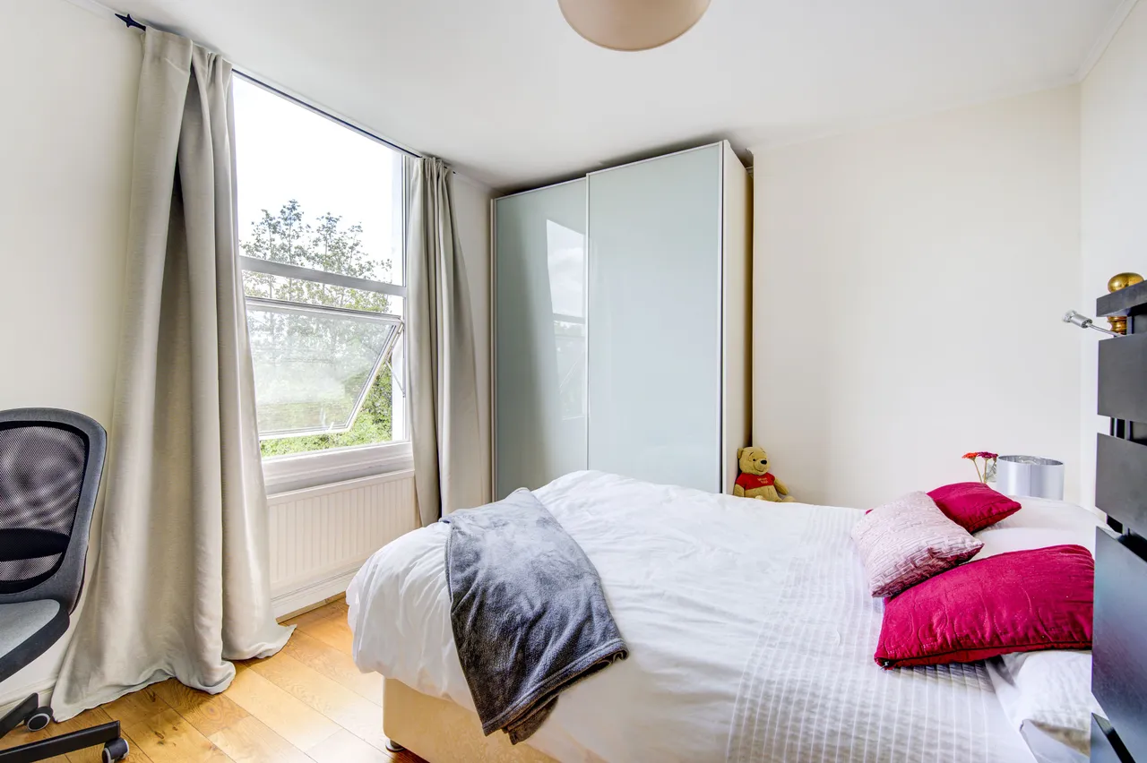 Flat 12, 41-43 Eardley Crescent, London, photo 8