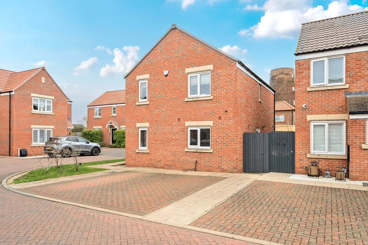 Cornmill Close, Farcet, PE7, photo 23