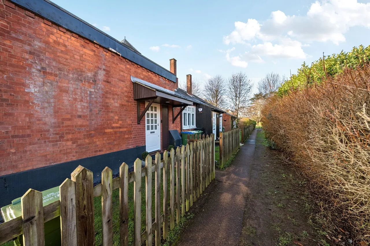 Rowanwood Avenue, DA15, photo 14