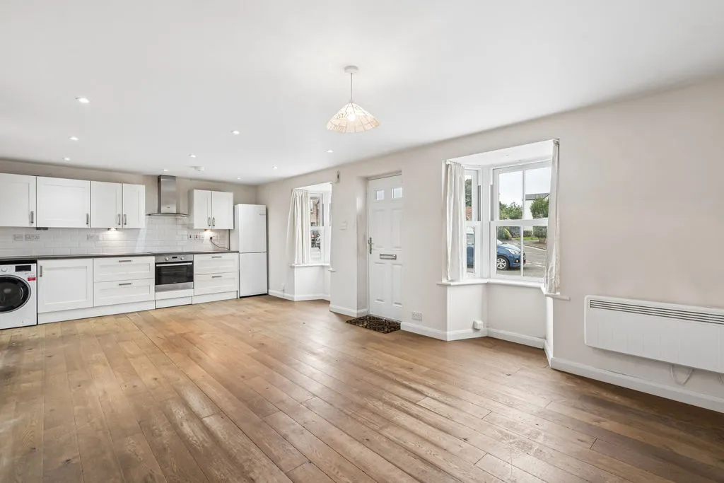 Magnum House High St, Lane End HP14 3JG, photo 5