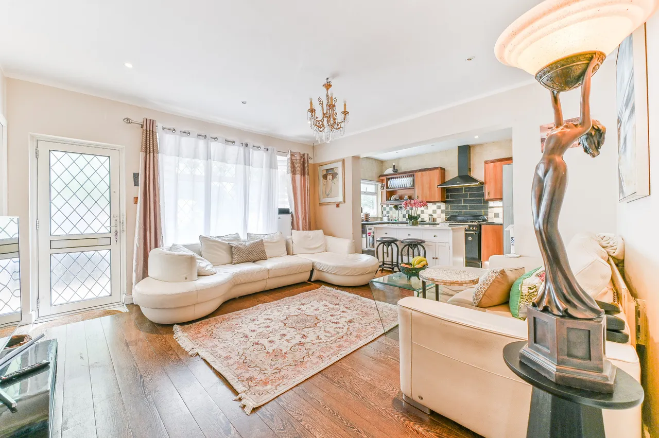 54 St Dunstans Hill, Sutton, photo 4