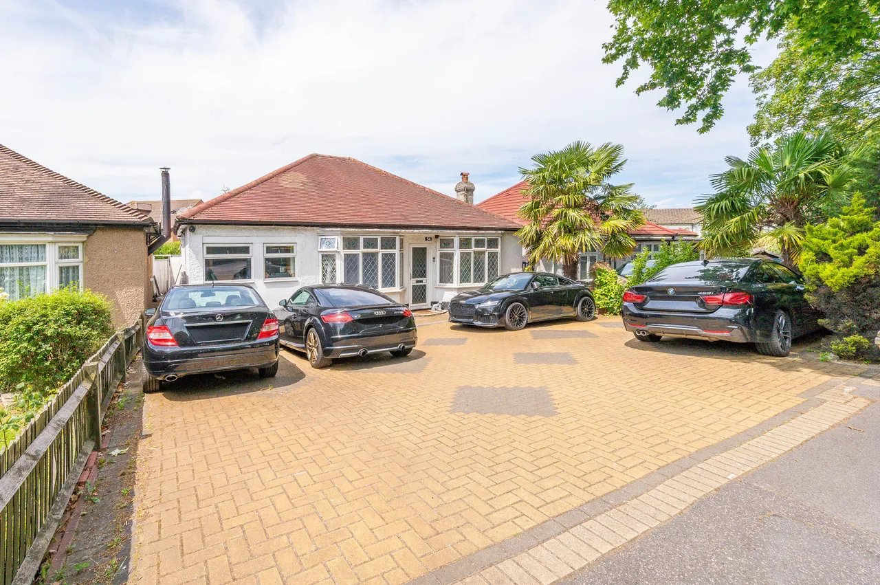 4 bed house for sale — 54 St Dunstans Hill, Sutton