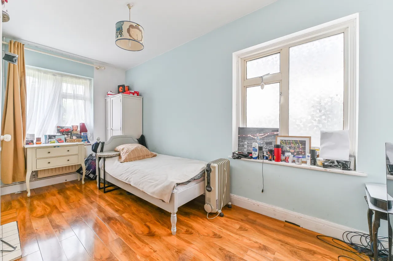 54 St Dunstans Hill, Sutton, photo 12