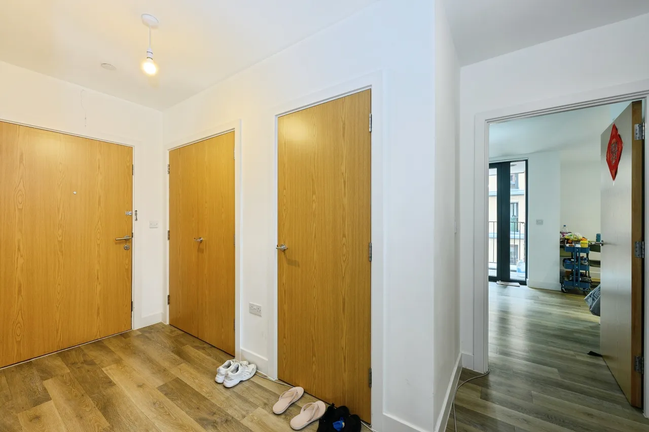 Charlotte House, SM1, photo 5