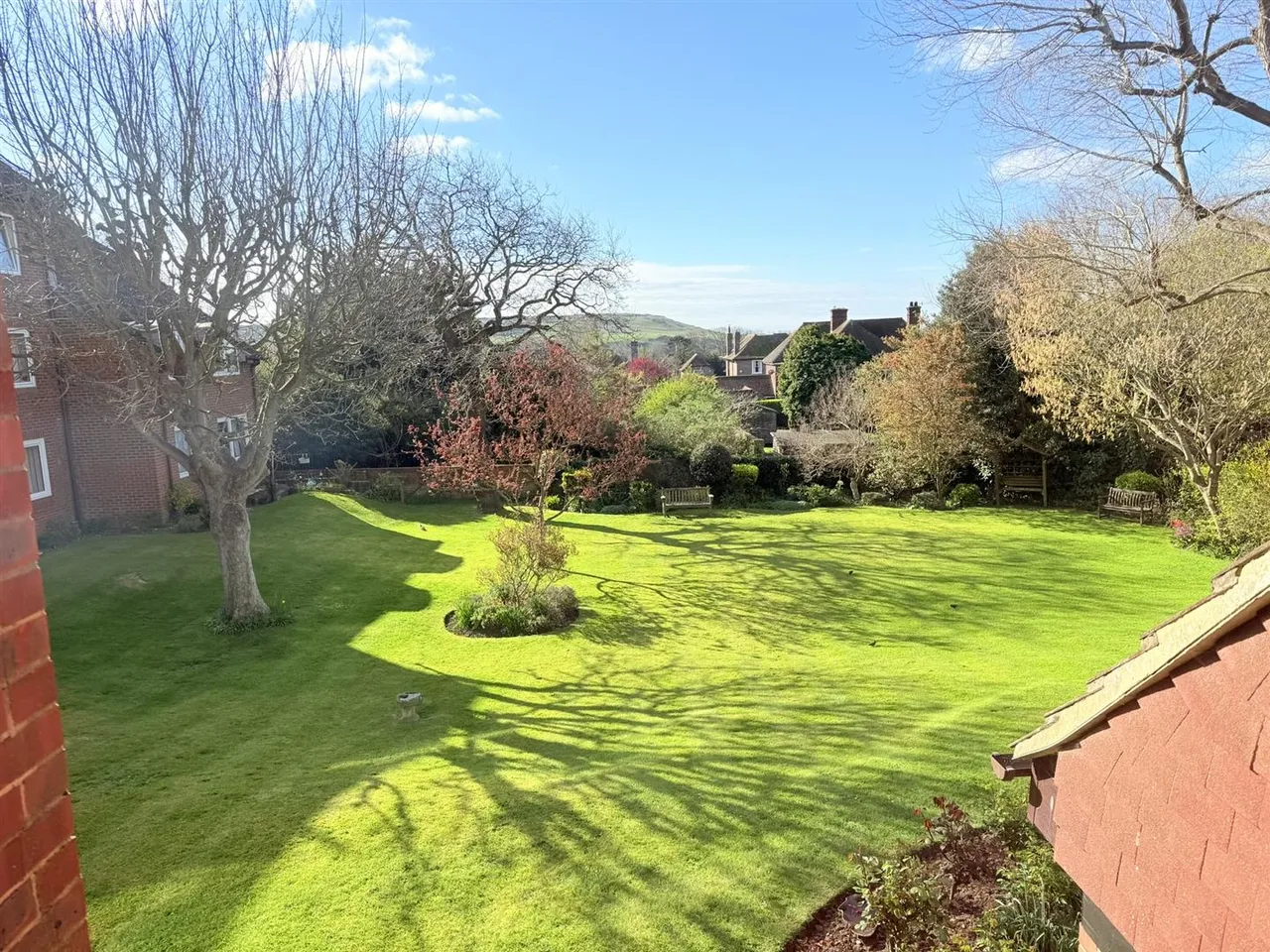 Sutton Road, Seaford, photo 11