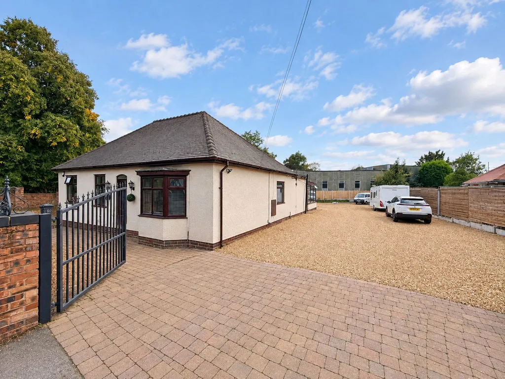 4 bed house for sale, Walsall Road, Great Wyrley, WS6