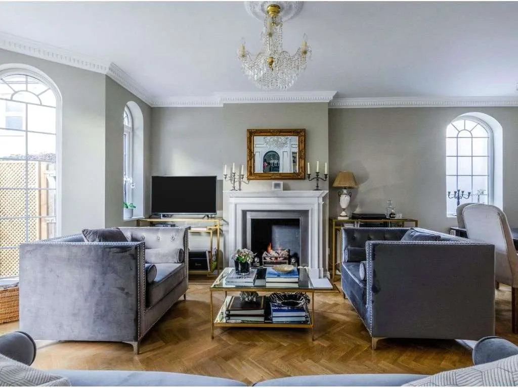 4 bed house to rent — Priory Gardens, London, SW13 0JU
