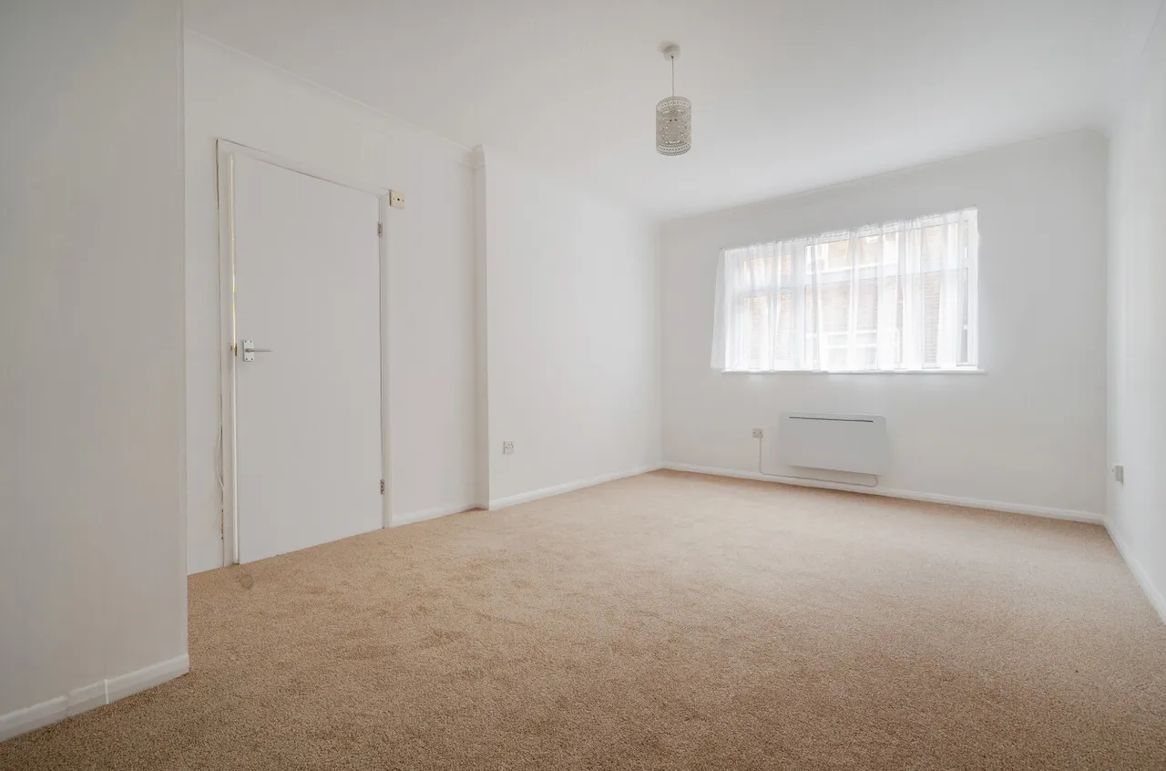 Clifton Gardens, Worthing, BN11, photo 11