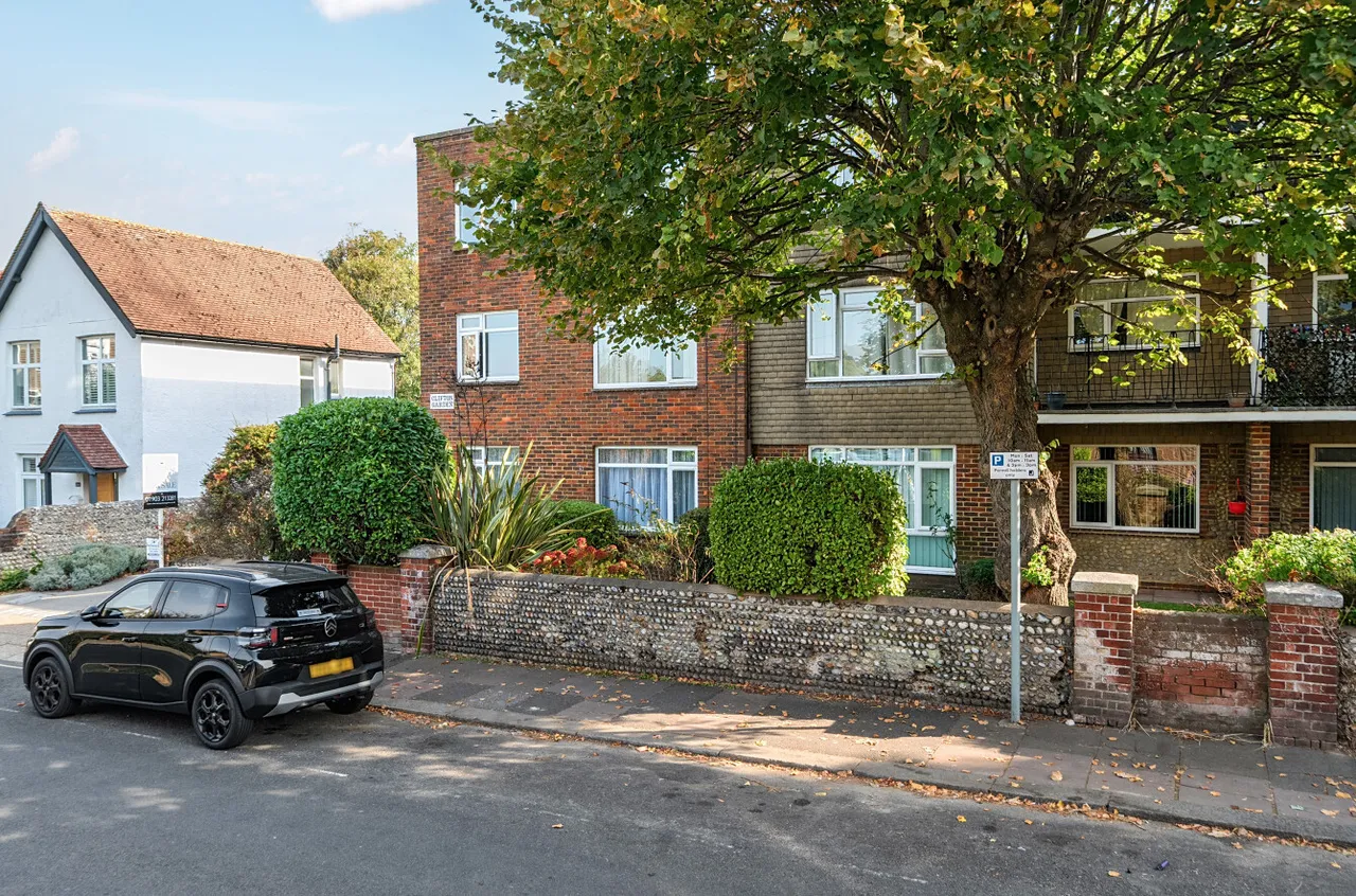 Clifton Gardens, Worthing, BN11, photo 8