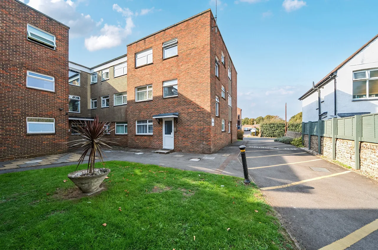 Clifton Gardens, Worthing, BN11, photo 10