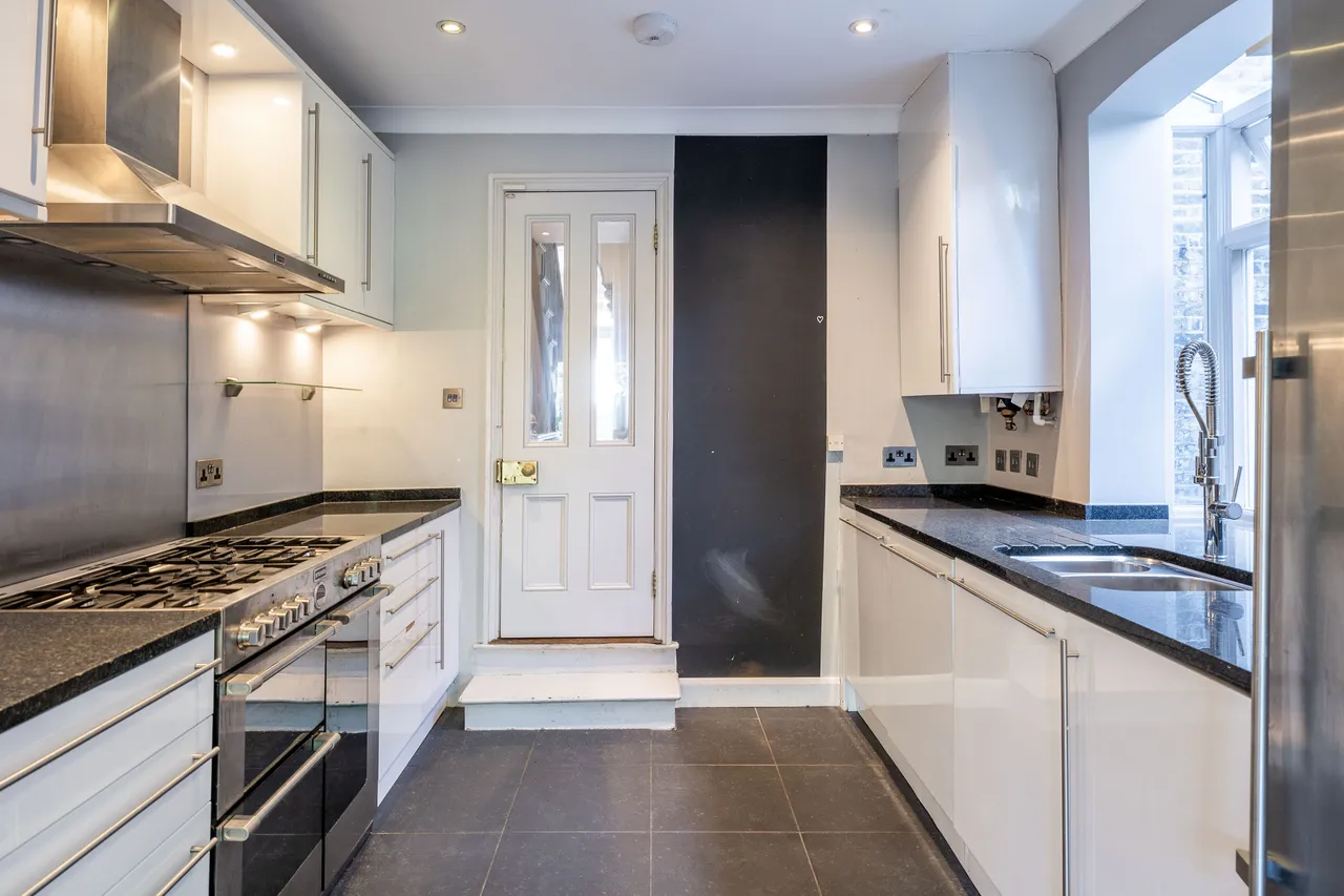 Lillieshall Road, London, SW4, photo 12