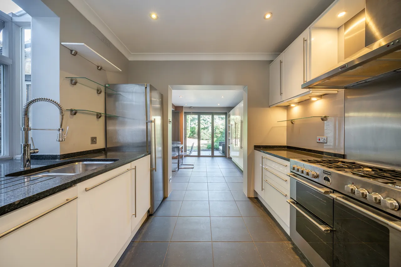 Lillieshall Road, London, SW4, photo 5