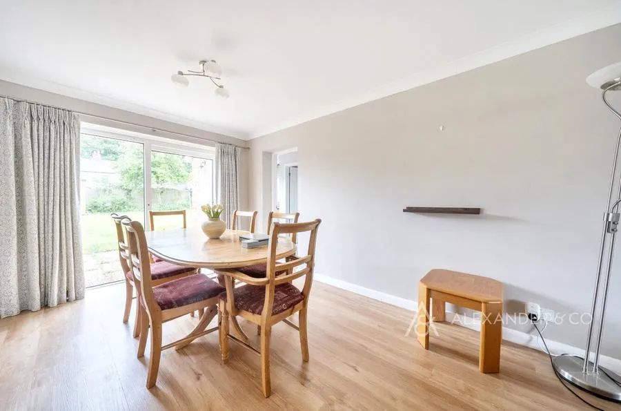 Old Manor Close, Whaddon, MK17, photo 9