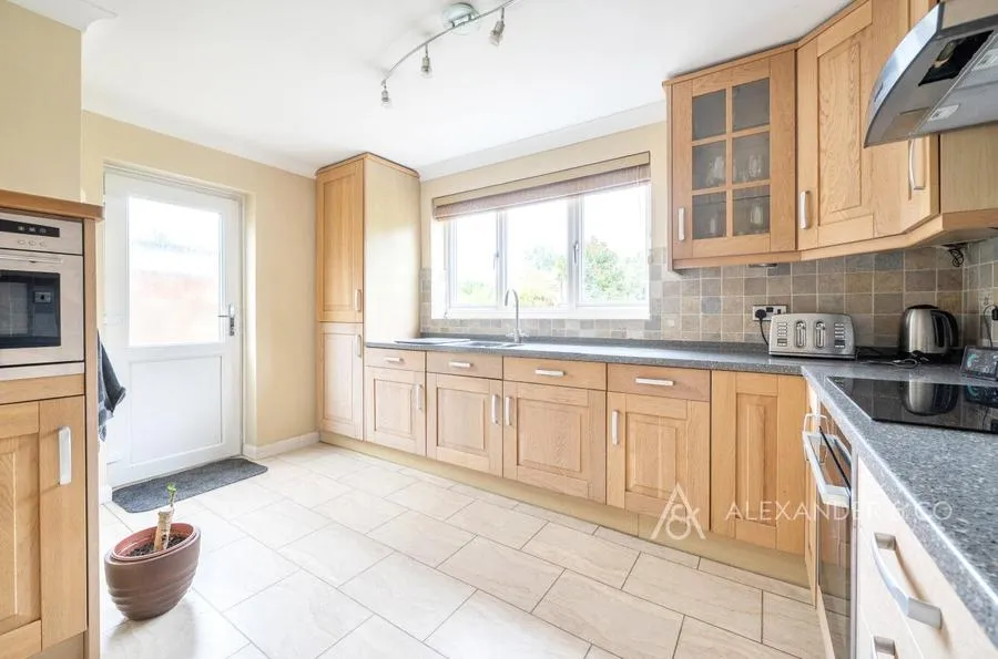 Old Manor Close, Whaddon, MK17, photo 29