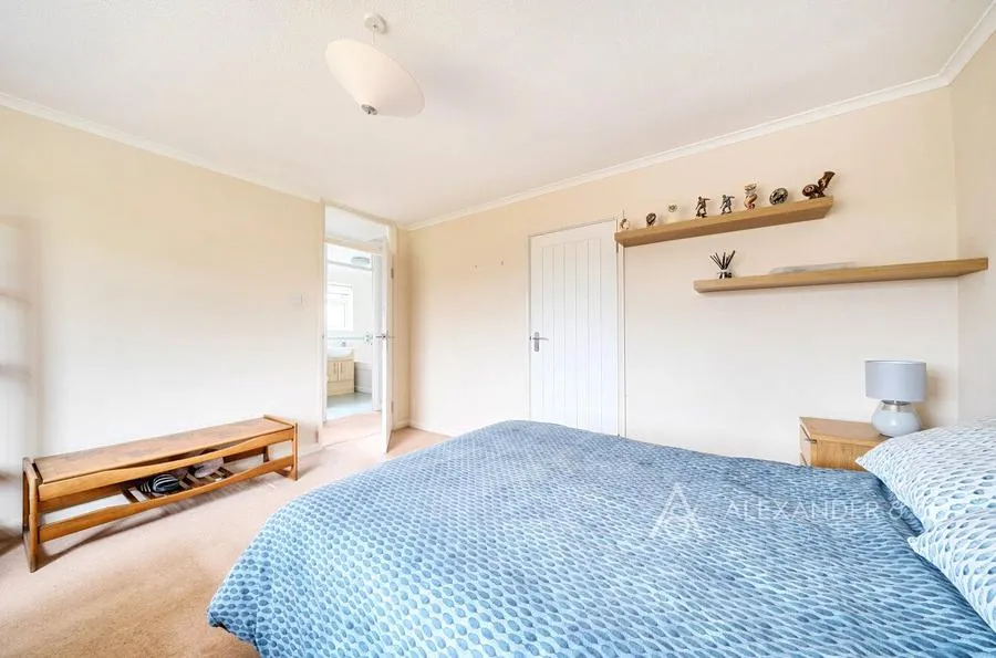 Old Manor Close, Whaddon, MK17, photo 26
