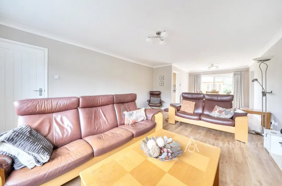 Old Manor Close, Whaddon, MK17, photo 3